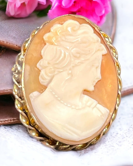Vintage 12K gold filled Vintage 1950s Carved Shell Cameo brooch pendant