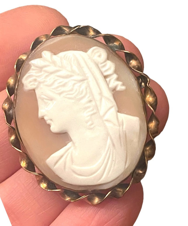 Antique gold filled hand carved shell cameo pendant