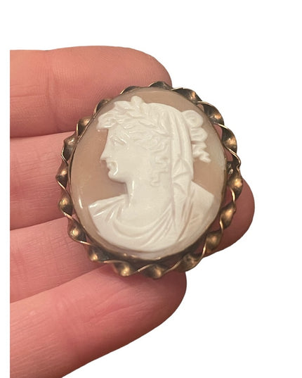 Antique gold filled hand carved shell cameo pendant