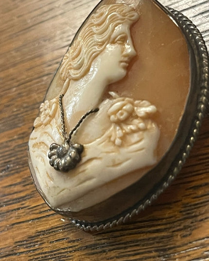 Stunning sterling silver Antique Hand made carved large brooch cameo