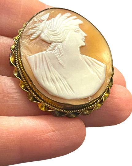 Antique Art Deco Pinchbeck Hand carved shell cameo brooch