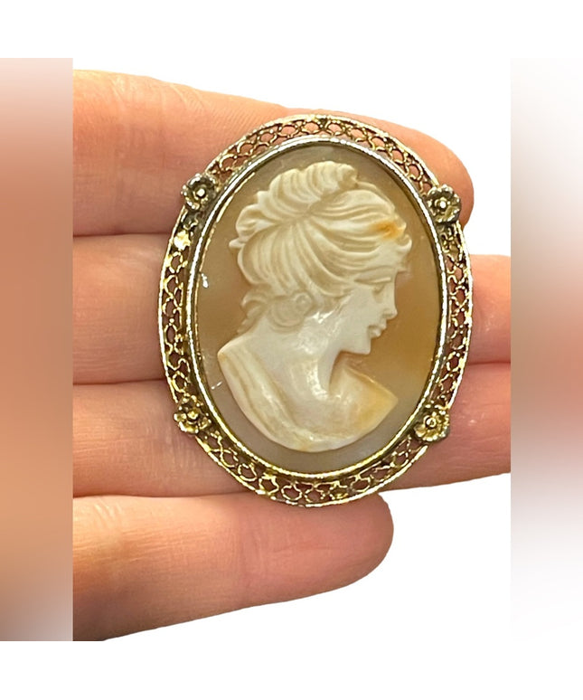 Lovely gold plate shell carved cameo brooch pendant large vintage