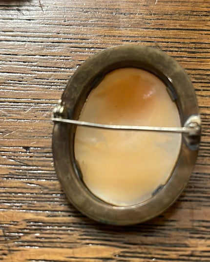 Antique Art Deco Pinchbeck gold plt Hand carved shell cameo brooch etched frame