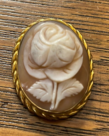 Vintage Art Deco style 12k Gold filled Marbro carved shell Flower cameo brooch