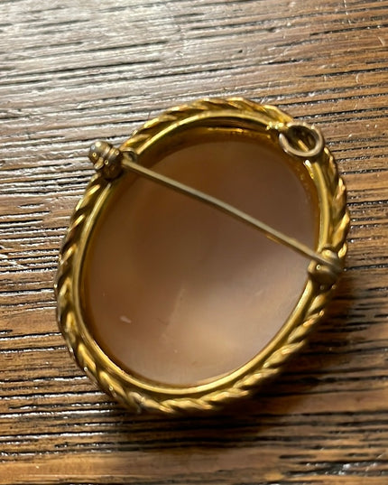 Vintage Art Deco style 12k Gold filled Marbro carved shell Flower cameo brooch