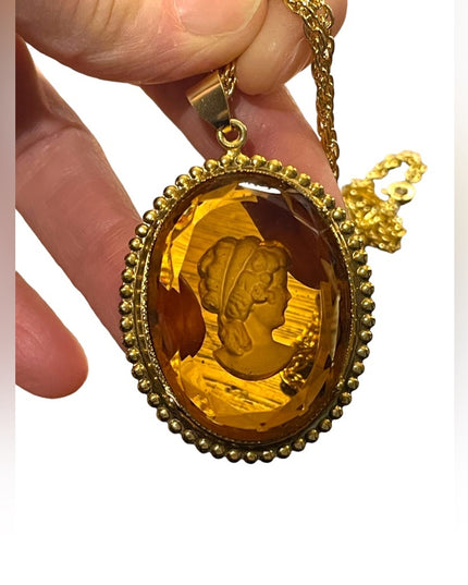 Vintage large Amber glass etched intalgio reverse  cameo gold finish necklace