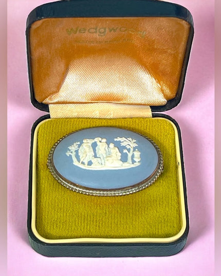 Wedgewood Blue Roman scene Jasperware Cameo brooch Orig box