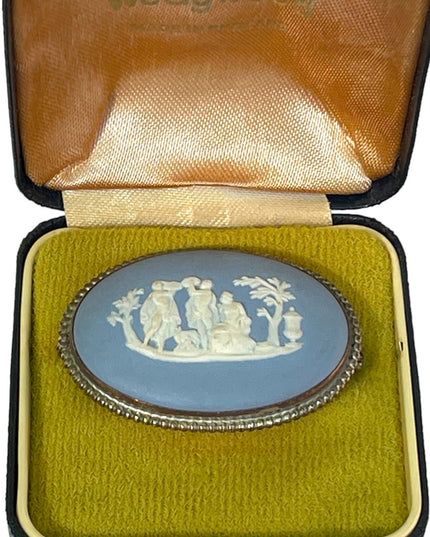Wedgewood Blue Roman scene Jasperware Cameo brooch Orig box
