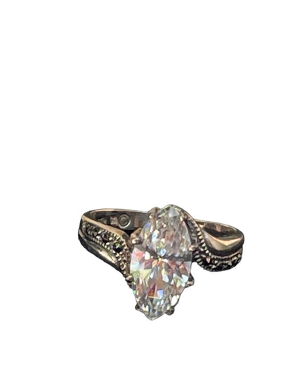 Stunning Sterling silver 925 CZ marcasite cluster ring