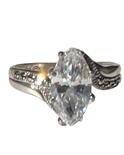 Stunning Sterling silver 925 CZ marcasite cluster ring
