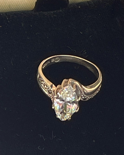 Stunning Sterling silver 925 CZ marcasite cluster ring