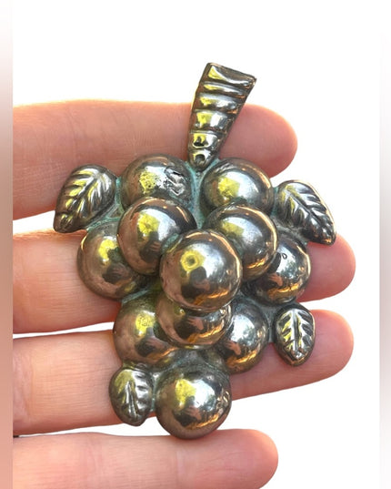 Lovely vintage sterling silver Mexico Wine grapes LARGE brooch