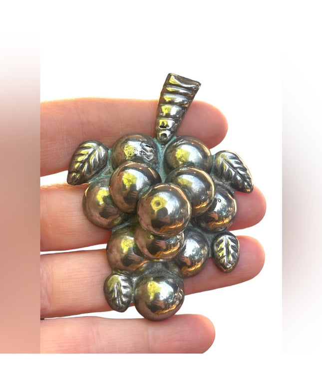 Lovely vintage sterling silver Mexico Wine grapes LARGE brooch