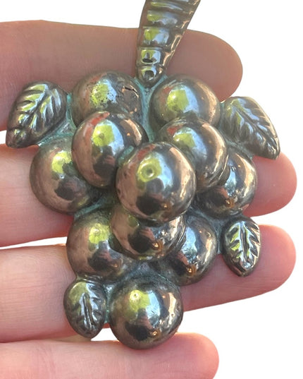 Lovely vintage sterling silver Mexico Wine grapes LARGE brooch