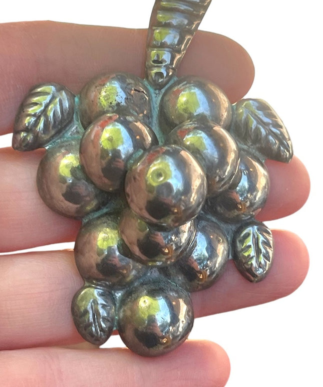 Lovely vintage sterling silver Mexico Wine grapes LARGE brooch