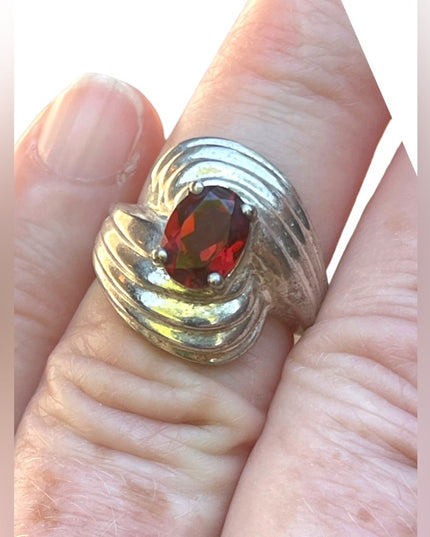 Lovely sterling silver Garnet ring with ornate modern chunky design