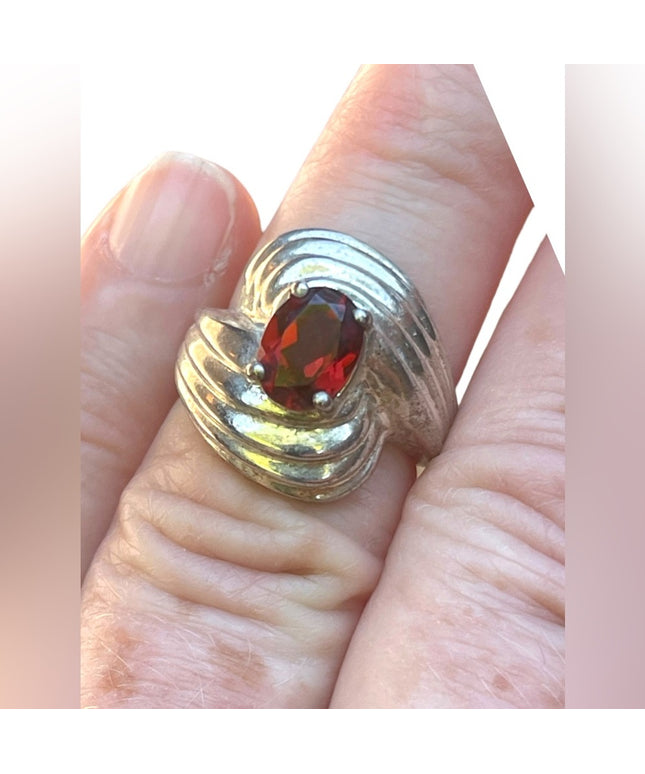 Lovely sterling silver Garnet ring with ornate modern chunky design