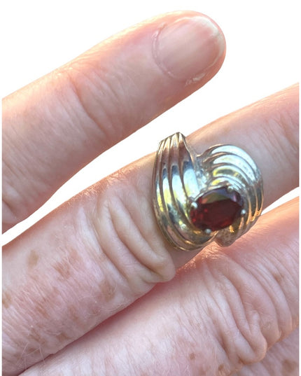 Lovely sterling silver Garnet ring with ornate modern chunky design