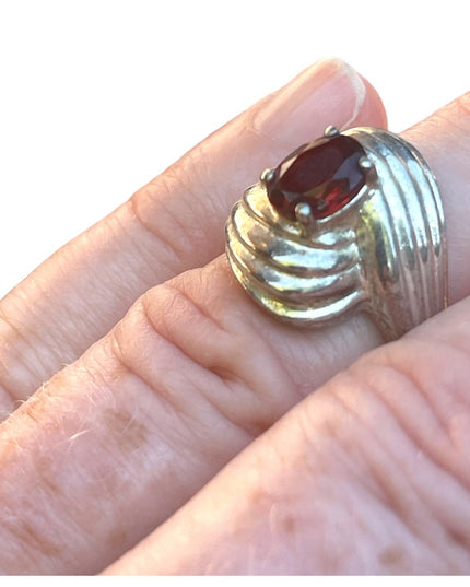 Lovely sterling silver Garnet ring with ornate modern chunky design