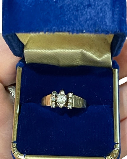 Vintage 1970s Dynasy 14k GOLD Diamond Engagement Ring