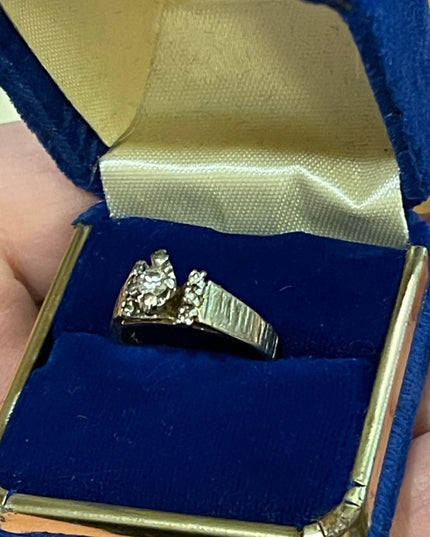 Vintage 1970s Dynasy 14k GOLD Diamond Engagement Ring
