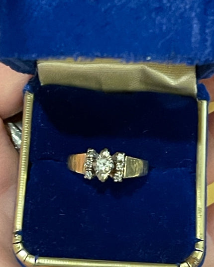 Vintage 1970s Dynasy 14k GOLD Diamond Engagement Ring