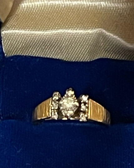 Vintage 1970s Dynasy 14k GOLD Diamond Engagement Ring