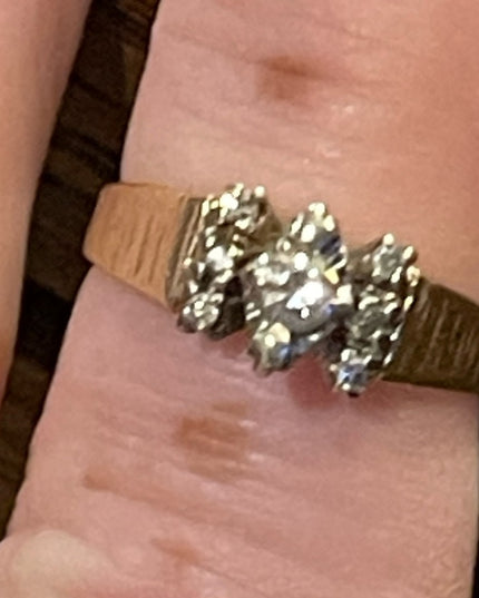 Vintage 1970s Dynasy 14k GOLD Diamond Engagement Ring