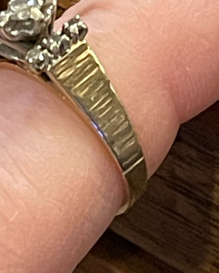 Vintage 1970s Dynasy 14k GOLD Diamond Engagement Ring