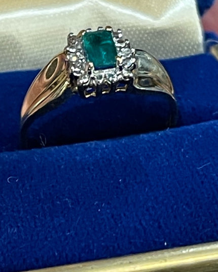 Vintage 10k GOLD Emerald & Diamond ring 1960s