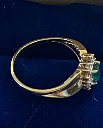 Vintage 10k GOLD Emerald & Diamond ring 1960s