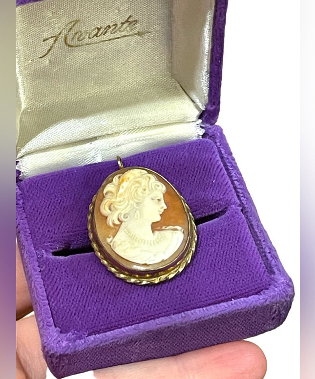 Vintage 1960s 12k Gold filled GF Carved shell cameo pendant