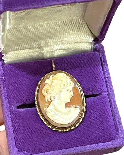 Vintage 1960s 12k Gold filled GF Carved shell cameo pendant