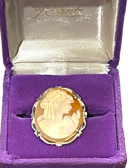 Lovely vintage 1970s Fancy sterling silver 925 Carved lady shell brooch pendant