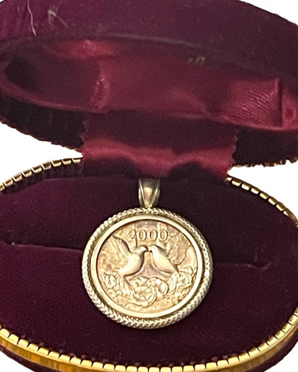 Vintage Fine Silver 2000 commemorative coin Pendant 999  Peace doves