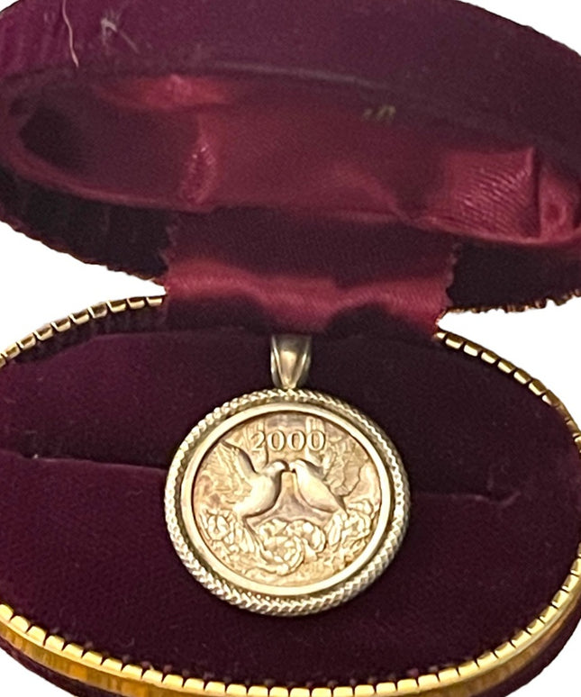 Vintage Fine Silver 2000 commemorative coin Pendant 999  Peace doves