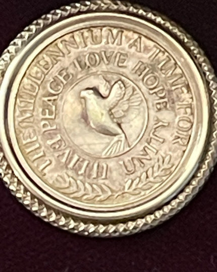 Vintage Fine Silver 2000 commemorative coin Pendant 999  Peace doves