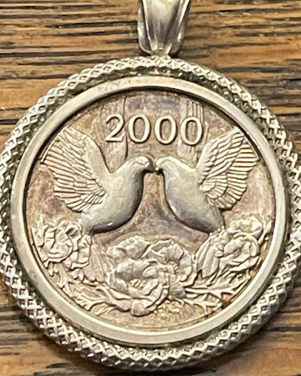 Vintage Fine Silver 2000 commemorative coin Pendant 999  Peace doves