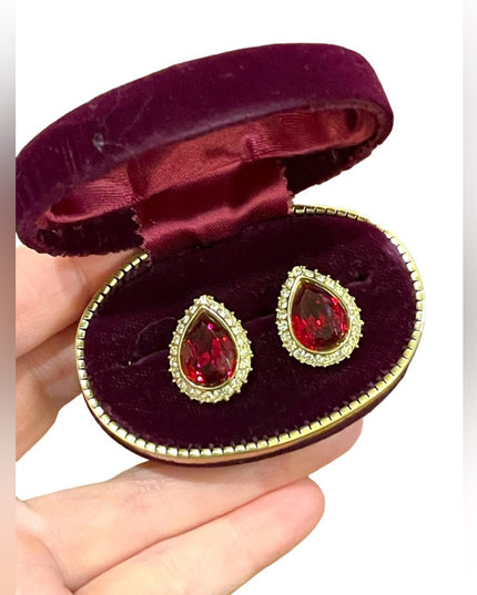 Vintage Stunning red Crystal Oscar De Laurenta Earrings rhinestone gold finish