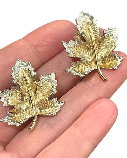 Vintsge Sarah Coventry Gold & silver finish Maple Leaf clip on earrings