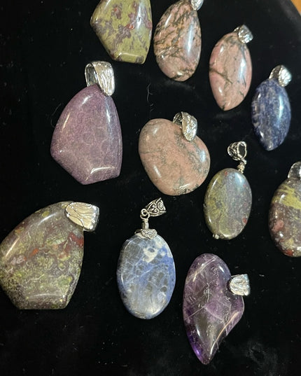 RESELLERS LOT  or GIFTS Party Favors 11pcs Large STONE Necklace pendants