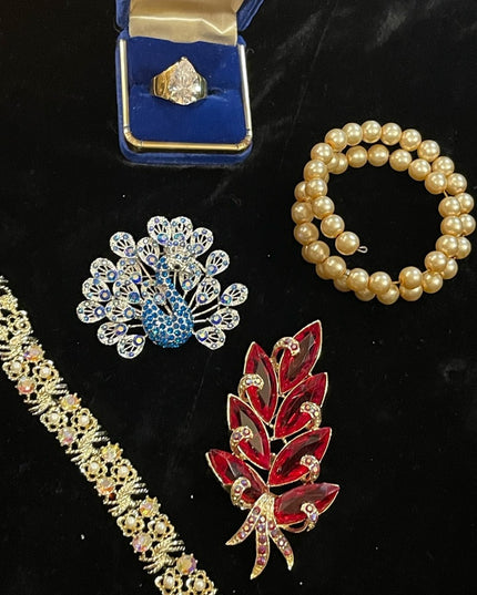 LOT of vintage jewelry crystal peacock ring bracelet broochs