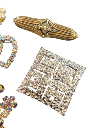Vintage crystal fancy brooch lot earrings faux pearls flower geometric
