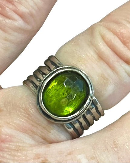 - Vintage Green stone Thick band sterling silver 925 banded  ring