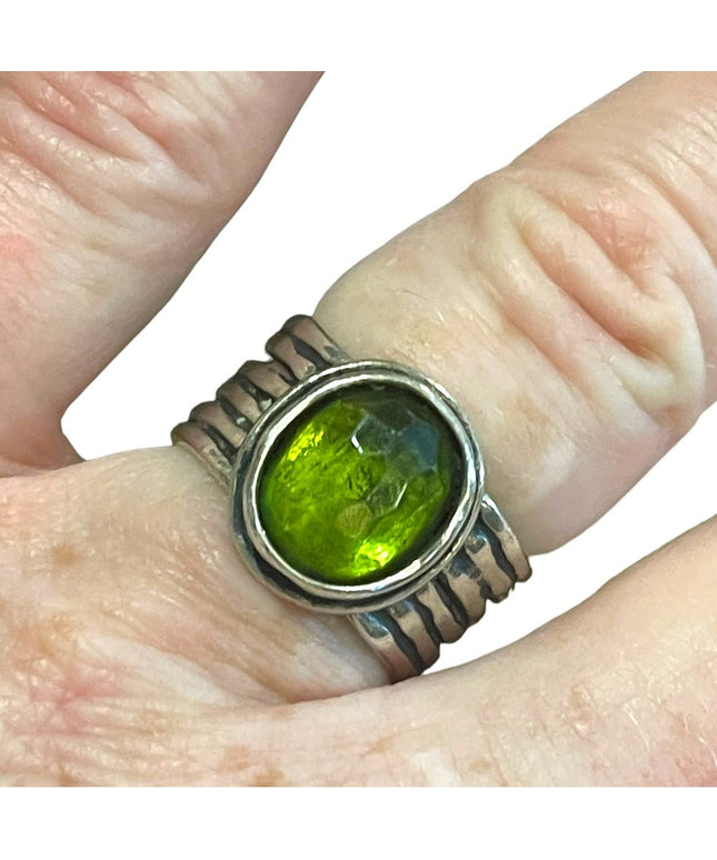 - Vintage Green stone Thick band sterling silver 925 banded  ring