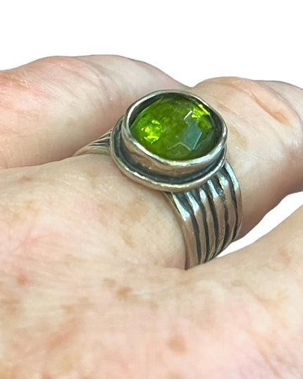 - Vintage Green stone Thick band sterling silver 925 banded  ring