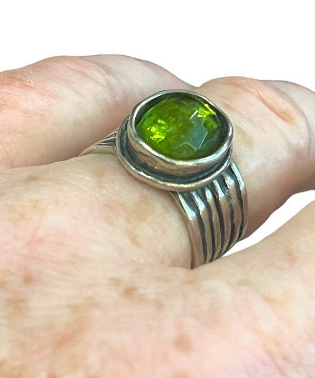 - Vintage Green stone Thick band sterling silver 925 banded  ring