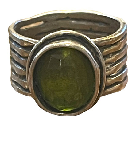 - Vintage Green stone Thick band sterling silver 925 banded  ring