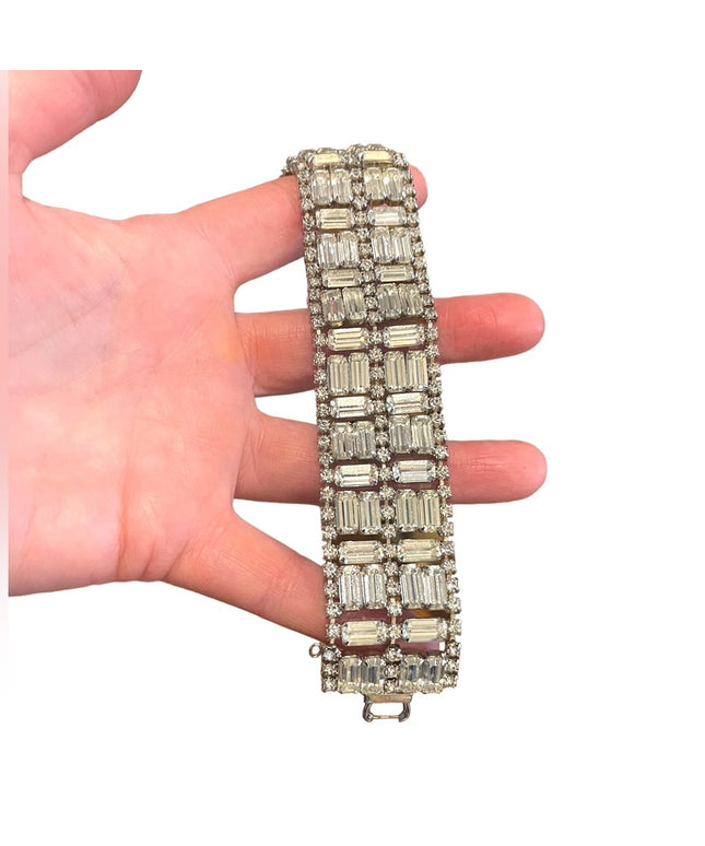 Vintage lovely CORO PEGASUS stunning Crystal bracelet silver finish