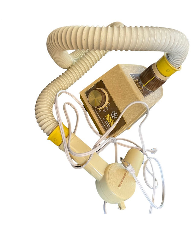 Vintage 1970s GE Superblow Pistol blow dryer with multiple settings. 💗